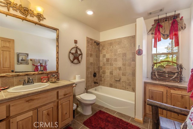 625 Cedar Glen Drive, Big Bear City CA: https://media.crmls.org/medias/1d7d2af2-d14f-421d-b0d2-3f62c00c85e9.jpg