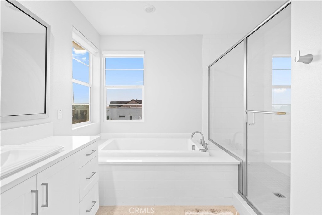 MLS #OC25272346 image #30