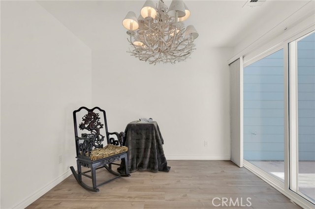 Detail Gallery Image 5 of 33 For 5835 Etiwanda Ave, Tarzana,  CA 91356 - 2 Beds | 2/1 Baths