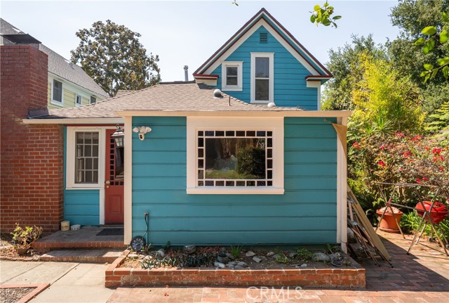 211 E Virginia Avenue, Glendora CA: https://media.crmls.org/medias/1d7f5089-0639-457f-8b73-92734f27353d.jpg