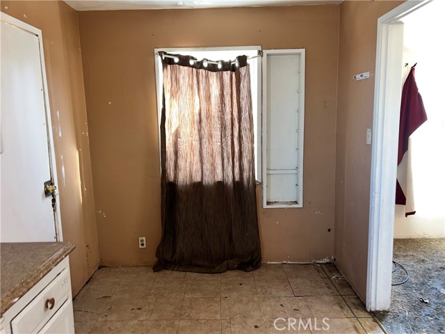 Detail Gallery Image 6 of 10 For 1151 Flora, Barstow,  CA 92311 - 2 Beds | 1 Baths