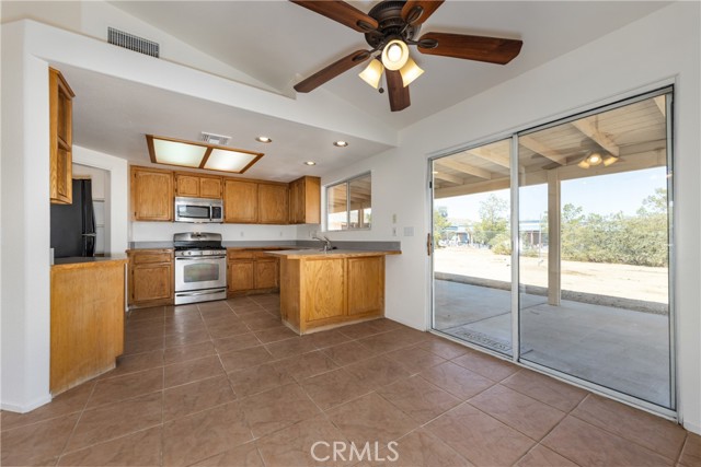 Detail Gallery Image 10 of 25 For 7728 Balsa Ave, Yucca Valley,  CA 92284 - 4 Beds | 2 Baths