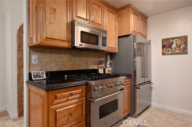 565 Esplanade, Redondo Beach, California 90277, 1 Bedroom Bedrooms, ,Residential,Sold,Esplanade,SB21248131