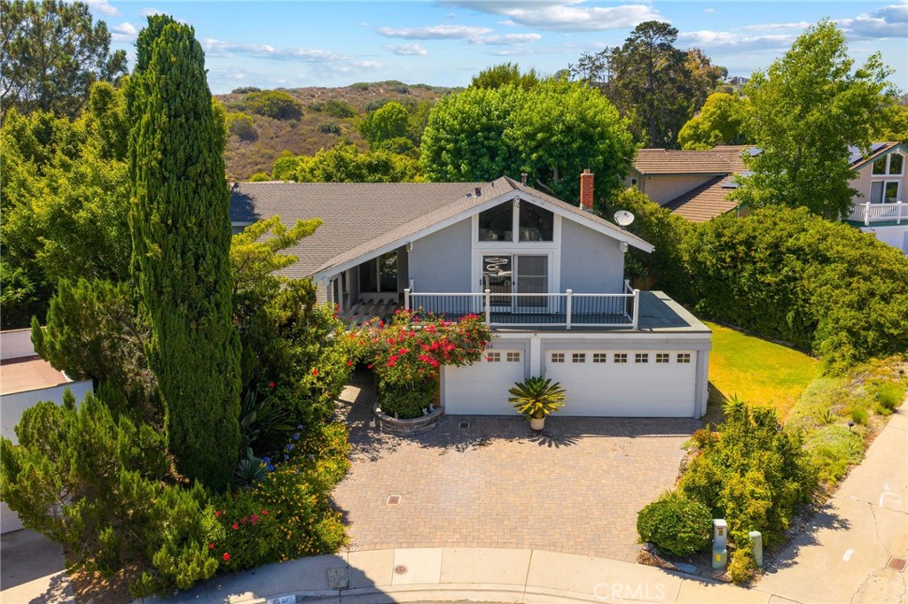 MLS #OC25155618 img 1