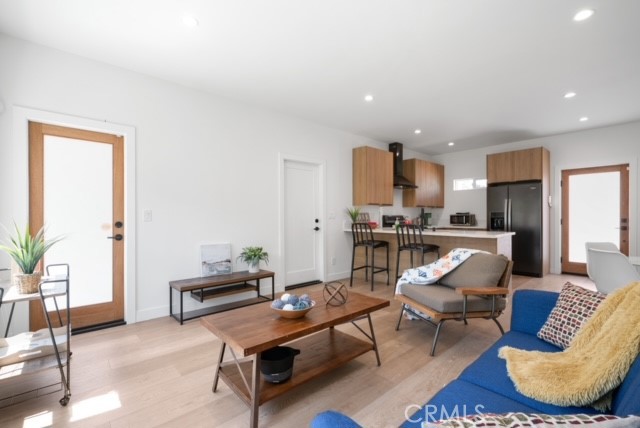2672 Newell Street, Los Angeles CA: https://media.crmls.org/medias/1d803f40-450e-4886-a462-f392821c6d3a.jpg