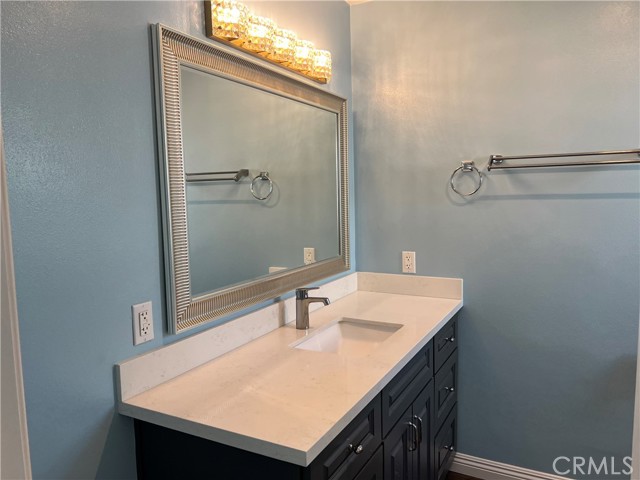 Detail Gallery Image 30 of 42 For 18614 Liggett St, Northridge,  CA 91324 - 5 Beds | 3/1 Baths