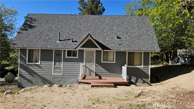 Detail Gallery Image 3 of 17 For 25 Manzanita, Running Springs,  CA 92382 - 2 Beds | 1 Baths