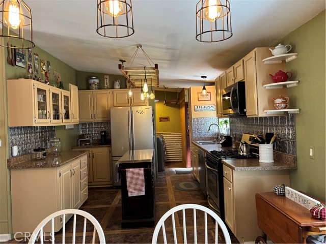4060 Indian Peak Road, Mariposa CA: https://media.crmls.org/medias/1d81f31e-ab24-4886-b736-d52429659859.jpg