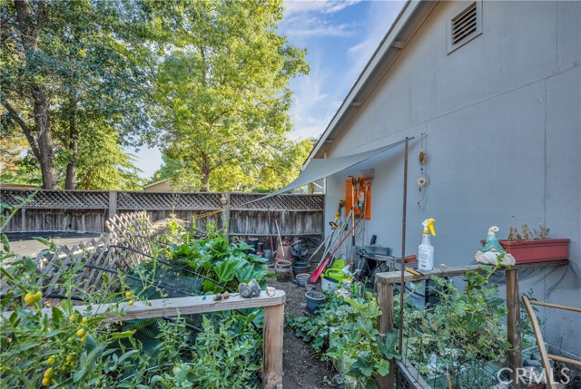 Detail Gallery Image 31 of 39 For 19300 Mountain Meadow S, Hidden Valley Lake,  CA 95467 - 4 Beds | 2 Baths