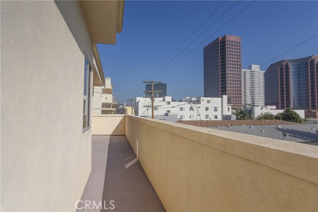 Detail Gallery Image 5 of 24 For 11848 Kiowa Ave #304,  Los Angeles,  CA 90049 - 3 Beds | 2 Baths