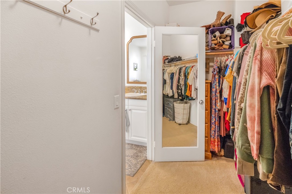 https://media.crmls.org/medias/1d832504-9cb9-4d6f-8218-fb10386f5495.jpg?preset=X-Large