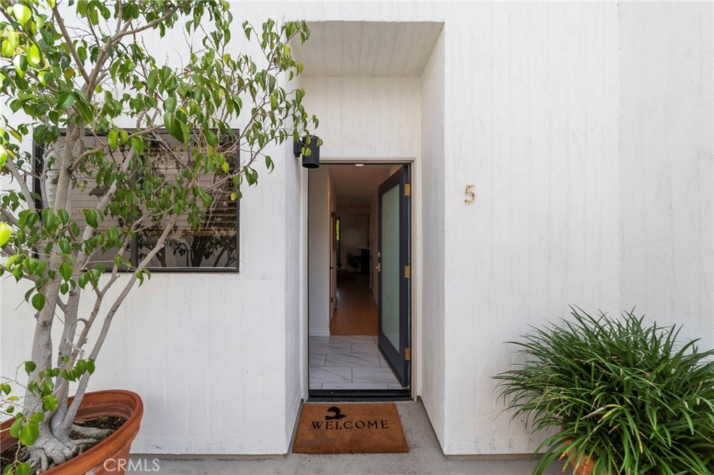2500 Abbot Kinney Boulevard Unit 5