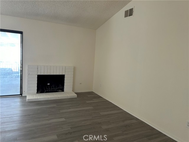 Detail Gallery Image 6 of 11 For 37729 Medea Ct, Palmdale,  CA 93550 - 4 Beds | 2 Baths