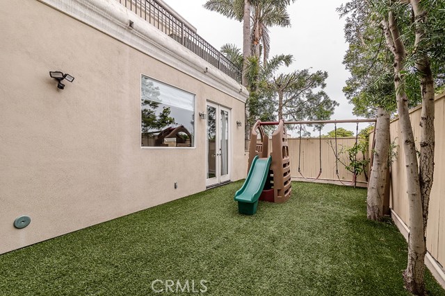 925 9th Street, Hermosa Beach, California 90254, 4 Bedrooms Bedrooms, ,3 BathroomsBathrooms,Residential,Sold,9th,SB17121314