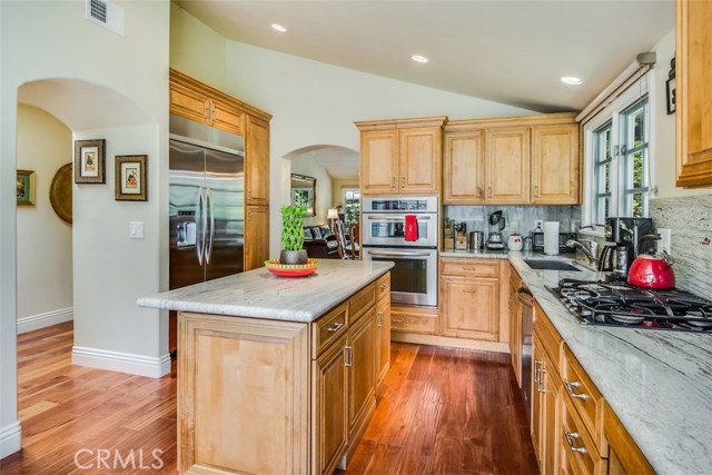 32 Malaga Place, Manhattan Beach, California 90266, 2 Bedrooms Bedrooms, ,1 BathroomBathrooms,Residential,Sold,Malaga,SB17034597