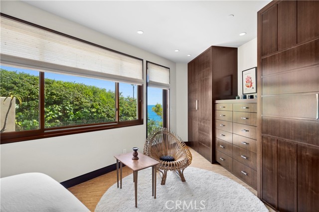 88 Emerald, Laguna Beach CA: https://media.crmls.org/medias/1d86a601-abac-4cc6-97ac-b7dbb23f63e9.jpg