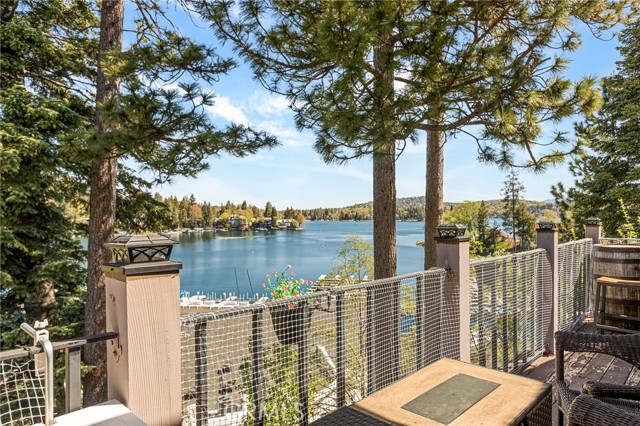 Detail Gallery Image 32 of 40 For 4 Village #B,  Lake Arrowhead,  CA 92352 - 2 Beds | 3 Baths