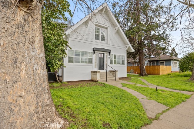 316 W Sacramento Avenue, Chico CA: https://media.crmls.org/medias/1d8775f8-7f27-4090-8d20-bc41247ba4be.jpg