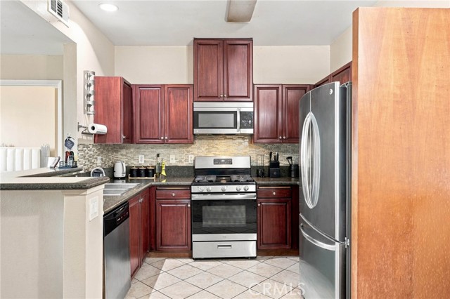2 Bed Home for Sale in Van Nuys, California