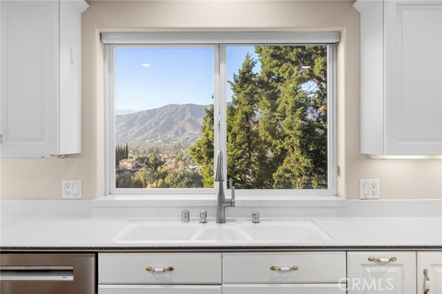 Detail Gallery Image 19 of 74 For 705 Beaverbrook, Glendora,  CA 91740 - 4 Beds | 2 Baths