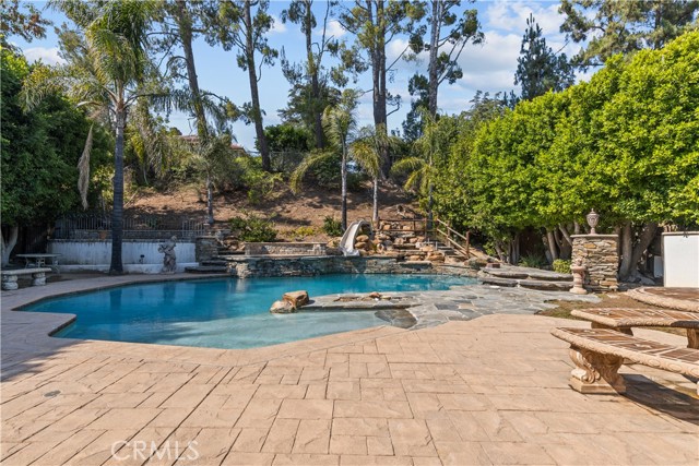 19613 Hiawatha Street, Chatsworth CA: https://media.crmls.org/medias/1d89129e-80b9-4121-addb-fe1c0ed9de5e.jpg