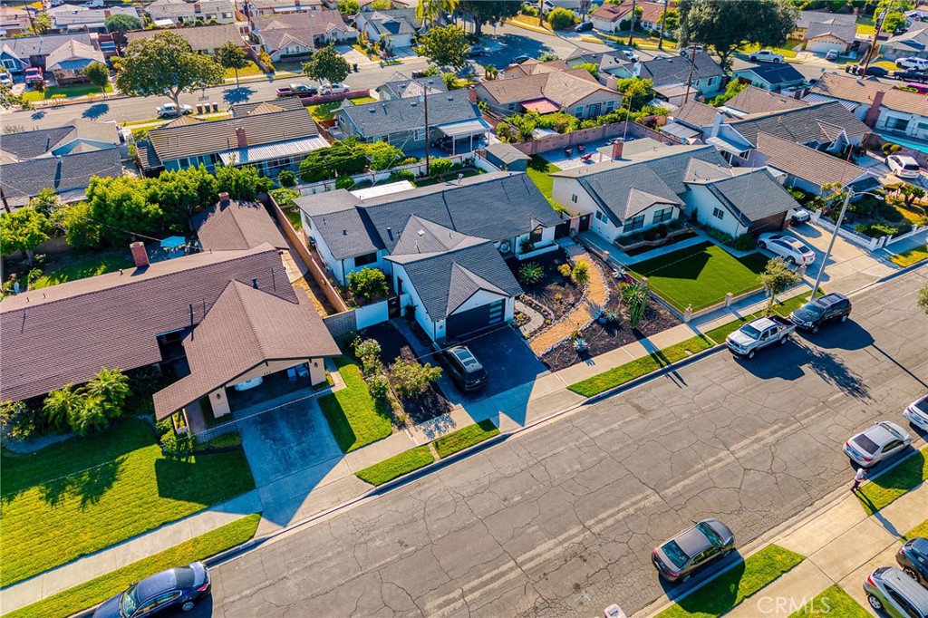 https://media.crmls.org/medias/1d89b1b7-071c-4ccb-9aef-98ab0ece0ac1.jpg?preset=X-Large
