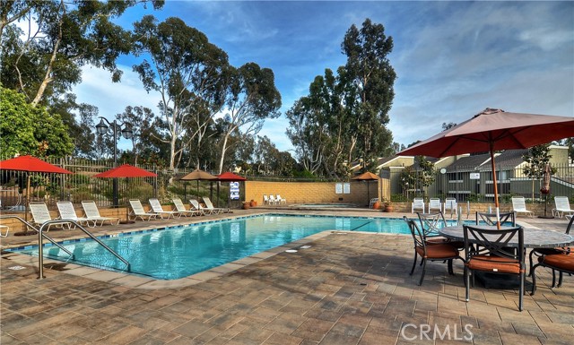 4 Riptide Court, Newport Beach CA: https://media.crmls.org/medias/1d89c667-44a8-4595-9bba-bfc0f41f6204.jpg