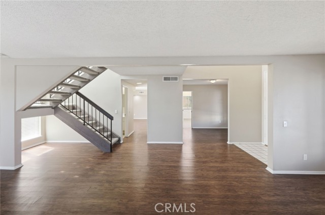 Detail Gallery Image 6 of 61 For 1420 Timberlane, Riverside,  CA 92506 - 5 Beds | 4 Baths