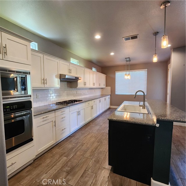 Detail Gallery Image 12 of 53 For 4479 N Emerald Peak Dr, Clovis,  CA 93619 - 4 Beds | 3 Baths