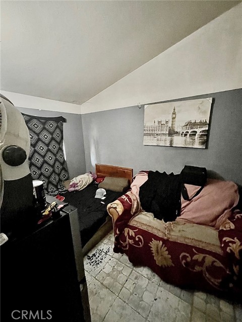 Detail Gallery Image 4 of 6 For 1084 Del Valle Ave, La Puente,  CA 91744 - 4 Beds | 2 Baths
