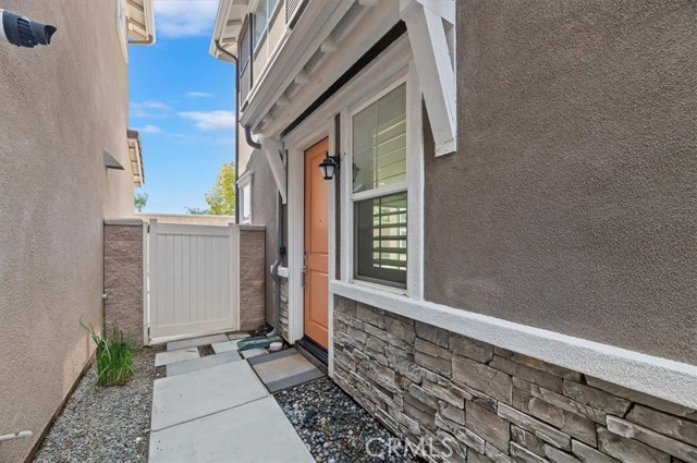 13893 La Pradera Way, Eastvale CA: https://media.crmls.org/medias/1d8b7560-44b9-4567-921a-8d68cd76f55d.jpg