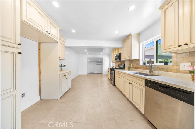 Detail Gallery Image 6 of 27 For 3236 Rockhold Ave, Rosemead,  CA 91770 - 3 Beds | 2/1 Baths