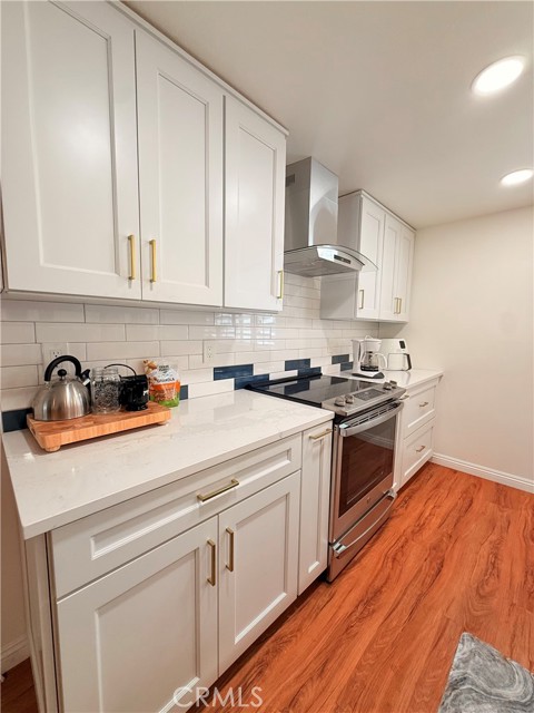 13232 Fiji Way, Marina del Rey CA: https://media.crmls.org/medias/1d8ccdf2-0c74-4340-8f90-14600c4adae7.jpg