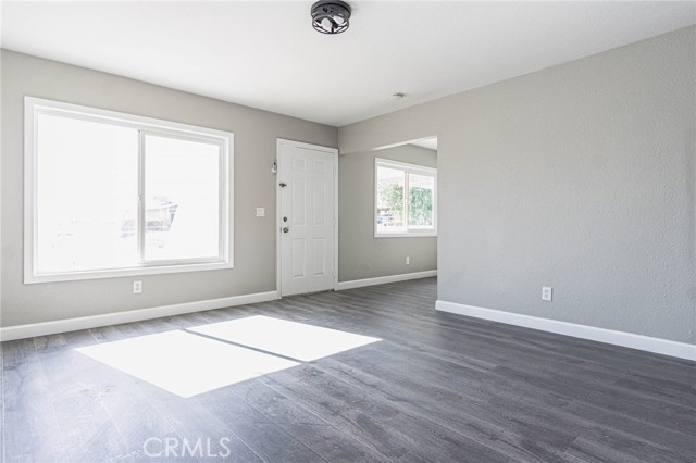 2008 Sequoia Drive, Barstow CA: https://media.crmls.org/medias/1d8d4502-3954-46e4-acf0-ab8615bd8960.jpg