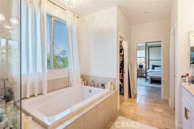 Detail Gallery Image 20 of 37 For 17065 Cantlay, Lake Balboa,  CA 91406 - 4 Beds | 3 Baths