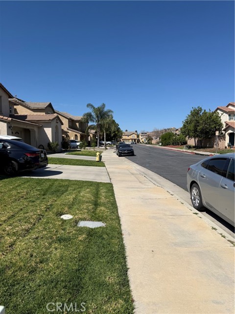 Detail Gallery Image 4 of 5 For 16521 Sedona St, Lake Elsinore,  CA 92530 - 4 Beds | 3 Baths