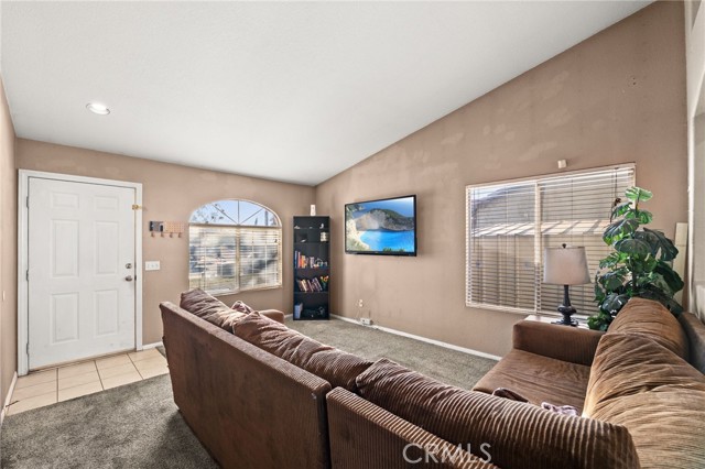 Detail Gallery Image 4 of 34 For 12403 San Dimas, Victorville,  CA 92392 - 4 Beds | 3 Baths