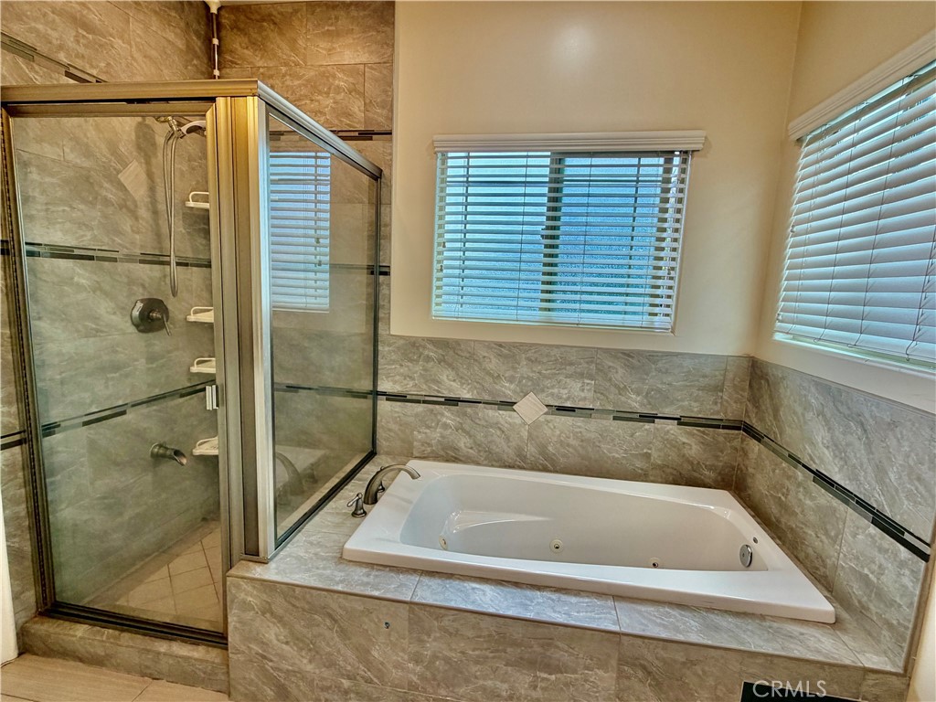 https://media.crmls.org/medias/1d8e13f2-c2e7-4a39-8a97-e254c215f8ba.jpg?preset=X-Large