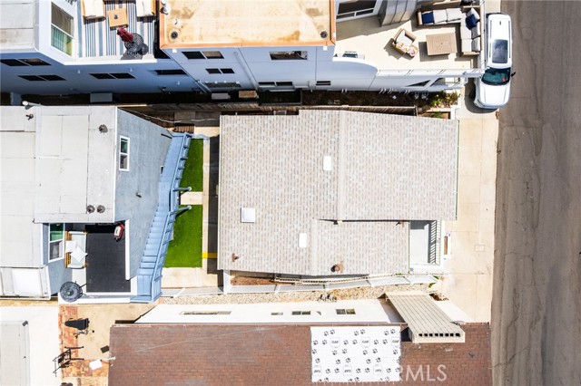 413 21st Street, Manhattan Beach CA: https://media.crmls.org/medias/1d8e2218-6da7-465d-ad1b-6d3e7f21460d.jpg