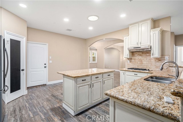 Detail Gallery Image 15 of 47 For 42041 W 47th St, Lancaster,  CA 93536 - 4 Beds | 3 Baths