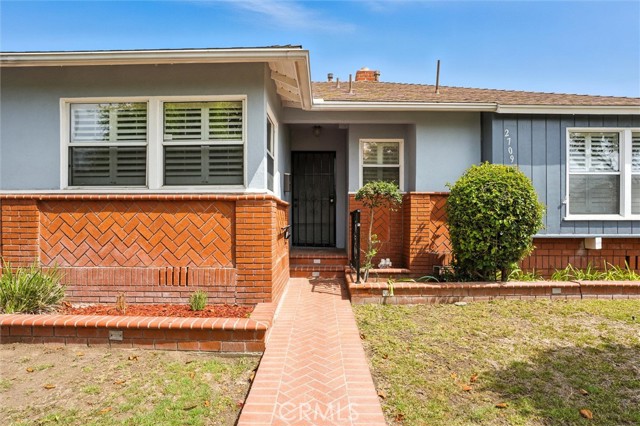 2709 W 109th Street, Inglewood CA: https://media.crmls.org/medias/1d8ff4c6-6e24-4ba3-bfc2-6852038d6310.jpg
