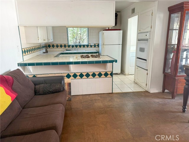 Detail Gallery Image 5 of 15 For 3401 Millbury Ave, Baldwin Park,  CA 91706 - 3 Beds | 3 Baths