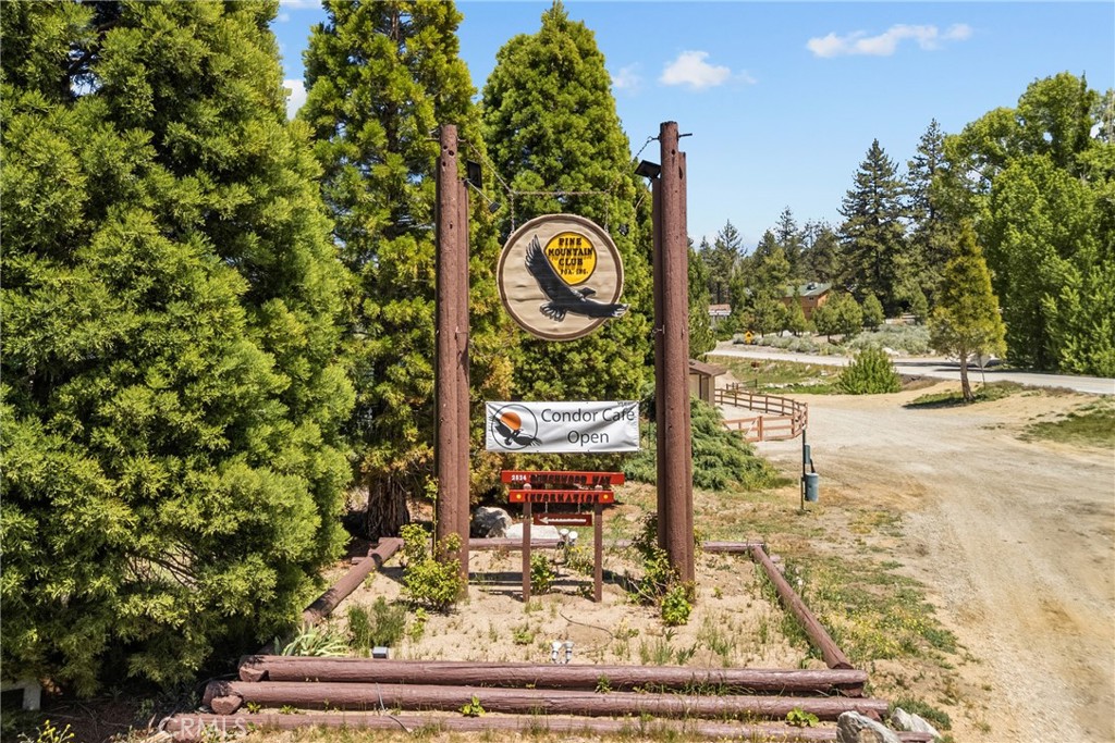https://media.crmls.org/medias/1d90e9d5-b35d-40ff-a246-a4e6f4bb8444.jpg?preset=X-Large