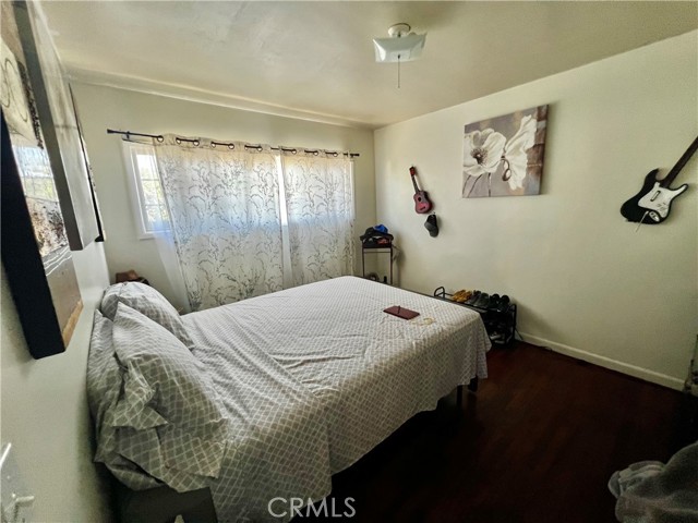 Detail Gallery Image 6 of 10 For 5354 De Roja Ave, Woodland Hills,  CA 91364 - 4 Beds | 2 Baths