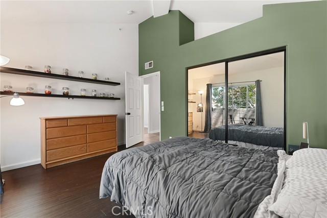 Detail Gallery Image 22 of 48 For 9400 1/2 Noble, North Hills,  CA 91343 - 5 Beds | 3 Baths