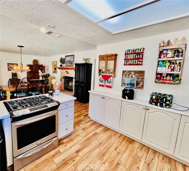 24212 Kansa Road, Apple Valley CA: https://media.crmls.org/medias/1d91ad80-78f9-4925-8eb5-0312e78bf148.jpg