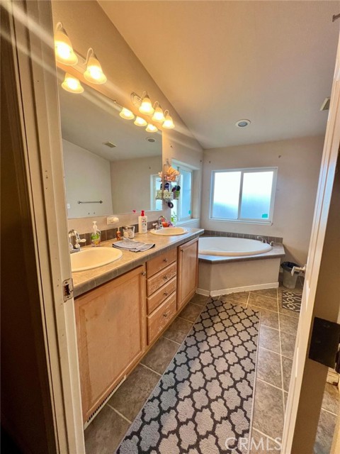 Detail Gallery Image 9 of 11 For 3138 W Dakota Ave #194,  Fresno,  CA 93722 - 3 Beds | 2 Baths