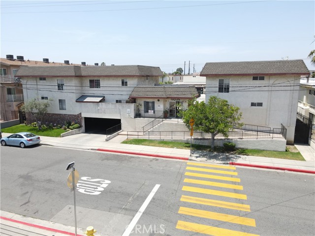 13325 Kornblum Avenue, Hawthorne CA: https://media.crmls.org/medias/1d948543-972a-4de8-8c41-fb3fbb0d56bb.jpg