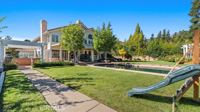 Image 48 of 62 For 2162 Euclid Avenue