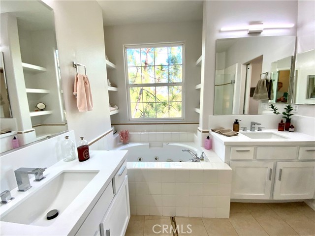 Detail Gallery Image 13 of 22 For 24024 Bridgeport Ln #25,  Valencia,  CA 91355 - 3 Beds | 2/1 Baths